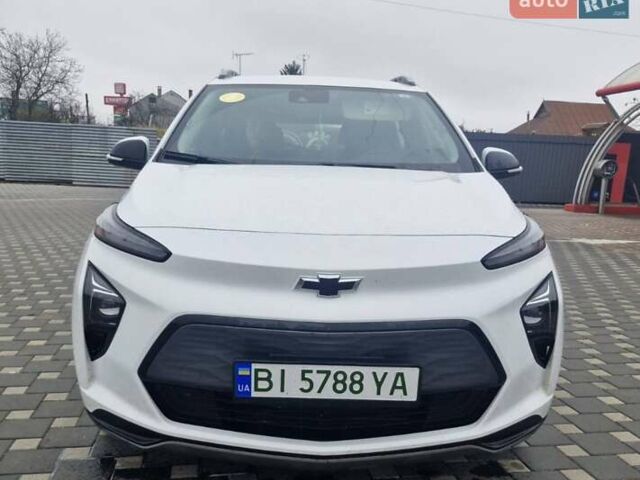 Белый Шевроле Bolt EUV, объемом двигателя 0 л и пробегом 100 тыс. км за 17500 $, фото 2 на Automoto.ua