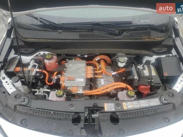 Белый Шевроле Bolt EUV, объемом двигателя 0 л и пробегом 1 тыс. км за 17300 $, фото 2 на Automoto.ua