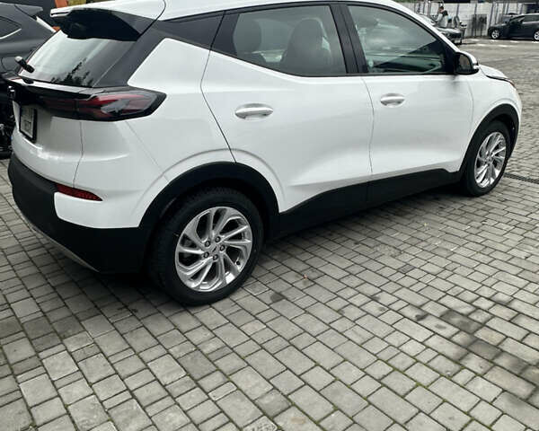 Белый Шевроле Bolt EUV, объемом двигателя 0 л и пробегом 121 тыс. км за 17300 $, фото 16 на Automoto.ua