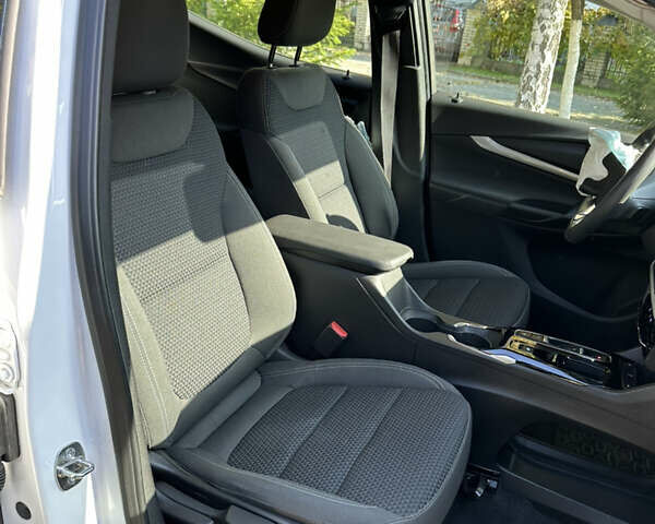 Белый Шевроле Bolt EUV, объемом двигателя 0 л и пробегом 36 тыс. км за 14300 $, фото 10 на Automoto.ua