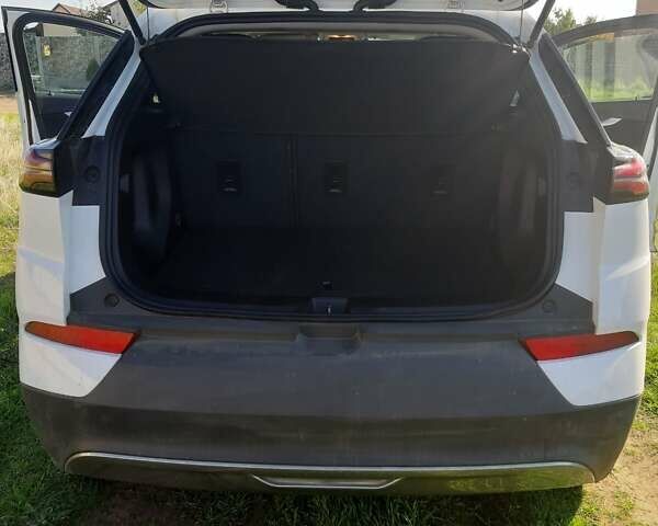 Белый Шевроле Bolt EUV, объемом двигателя 0 л и пробегом 75 тыс. км за 18500 $, фото 10 на Automoto.ua