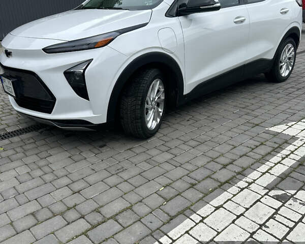 Белый Шевроле Bolt EUV, объемом двигателя 0 л и пробегом 121 тыс. км за 17300 $, фото 11 на Automoto.ua