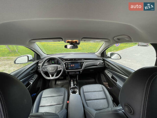 Белый Шевроле Bolt EUV, объемом двигателя 0 л и пробегом 46 тыс. км за 18299 $, фото 19 на Automoto.ua