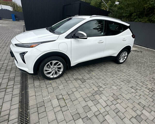 Белый Шевроле Bolt EUV, объемом двигателя 0 л и пробегом 121 тыс. км за 17300 $, фото 14 на Automoto.ua