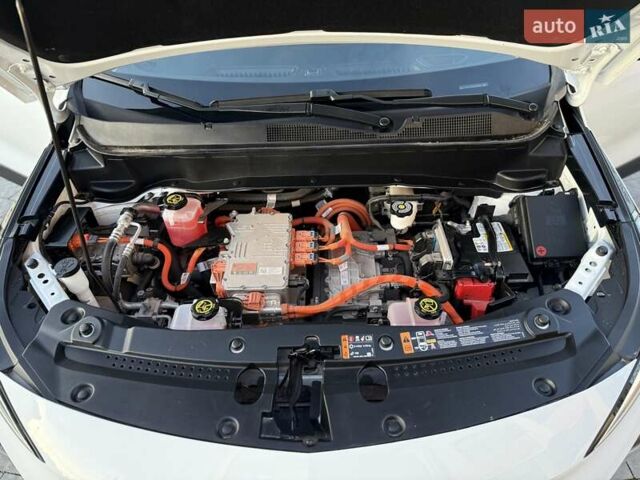 Белый Шевроле Bolt EUV, объемом двигателя 0 л и пробегом 16 тыс. км за 20550 $, фото 116 на Automoto.ua