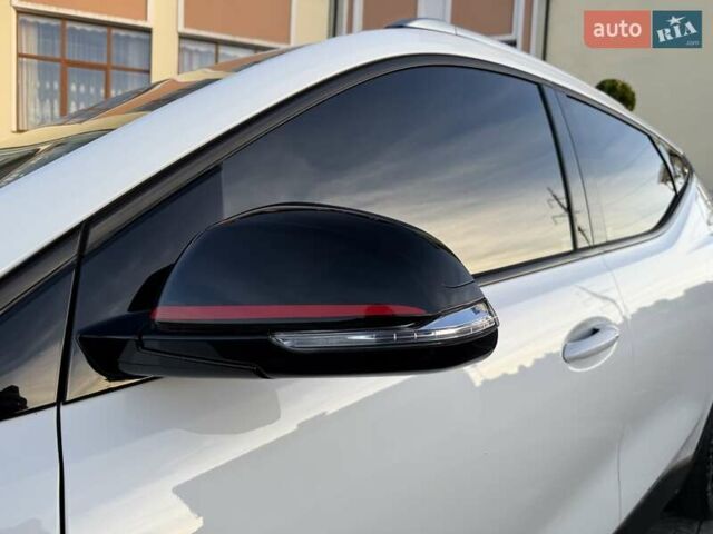 Белый Шевроле Bolt EUV, объемом двигателя 0 л и пробегом 16 тыс. км за 20550 $, фото 40 на Automoto.ua