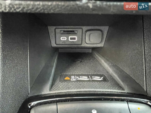 Белый Шевроле Bolt EUV, объемом двигателя 0 л и пробегом 46 тыс. км за 18299 $, фото 30 на Automoto.ua