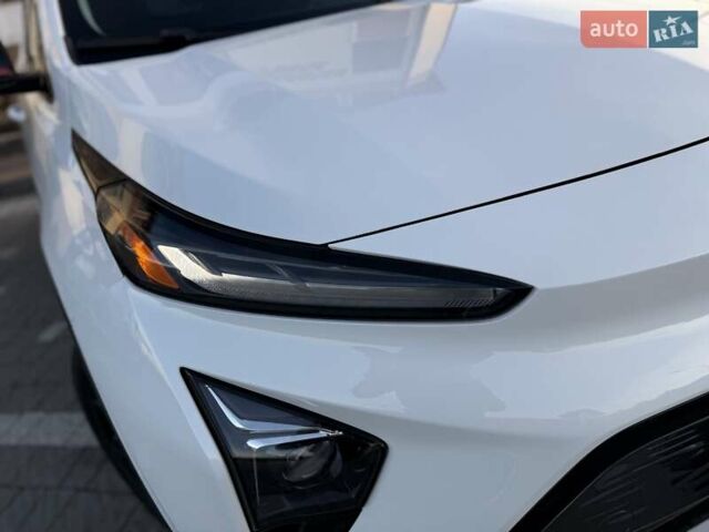 Белый Шевроле Bolt EUV, объемом двигателя 0 л и пробегом 16 тыс. км за 20550 $, фото 10 на Automoto.ua