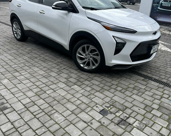 Белый Шевроле Bolt EUV, объемом двигателя 0 л и пробегом 121 тыс. км за 17300 $, фото 6 на Automoto.ua