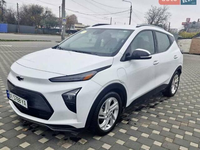 Белый Шевроле Bolt EUV, объемом двигателя 0 л и пробегом 100 тыс. км за 17500 $, фото 3 на Automoto.ua