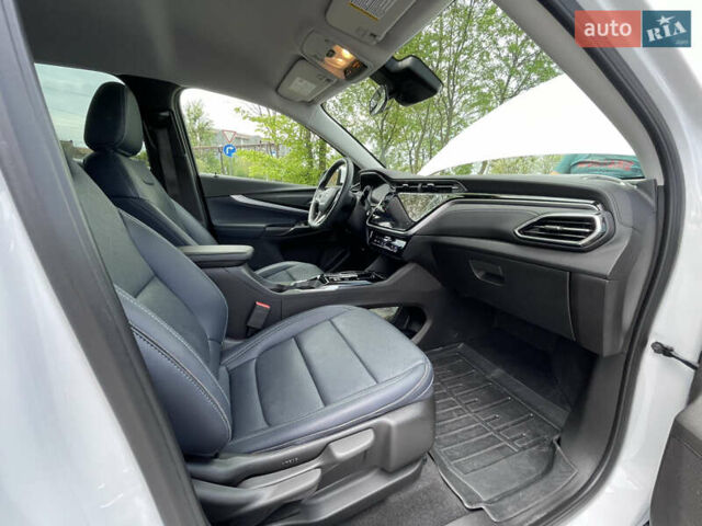 Белый Шевроле Bolt EUV, объемом двигателя 0 л и пробегом 46 тыс. км за 18299 $, фото 32 на Automoto.ua