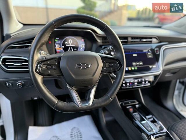 Белый Шевроле Bolt EUV, объемом двигателя 0 л и пробегом 16 тыс. км за 20550 $, фото 69 на Automoto.ua