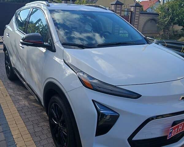 Белый Шевроле Bolt EUV, объемом двигателя 0 л и пробегом 25 тыс. км за 20500 $, фото 2 на Automoto.ua