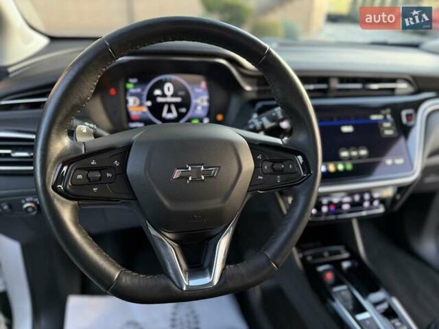 Белый Шевроле Bolt EUV, объемом двигателя 0 л и пробегом 16 тыс. км за 20550 $, фото 70 на Automoto.ua