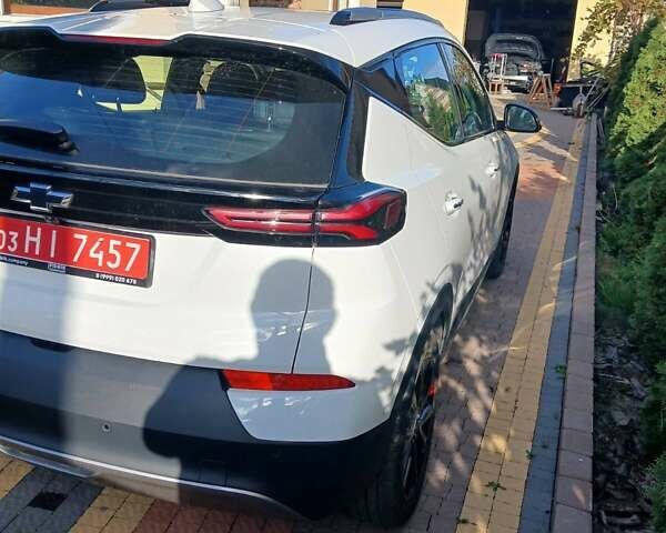 Белый Шевроле Bolt EUV, объемом двигателя 0 л и пробегом 25 тыс. км за 20500 $, фото 4 на Automoto.ua