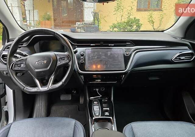 Білий Шевроле Bolt EUV, об'ємом двигуна 0 л та пробігом 39 тис. км за 21000 $, фото 7 на Automoto.ua