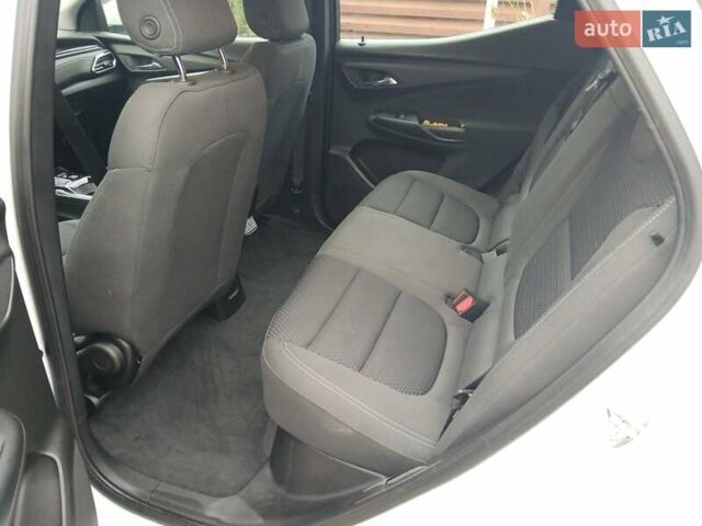 Білий Шевроле Bolt EUV, об'ємом двигуна 0 л та пробігом 59 тис. км за 17700 $, фото 10 на Automoto.ua