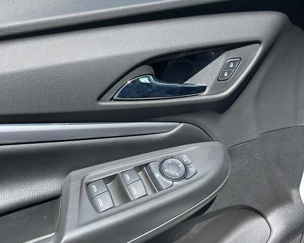 Белый Шевроле Bolt EUV, объемом двигателя 0 л и пробегом 1 тыс. км за 18500 $, фото 7 на Automoto.ua