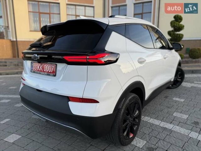 Белый Шевроле Bolt EUV, объемом двигателя 0 л и пробегом 16 тыс. км за 20550 $, фото 62 на Automoto.ua