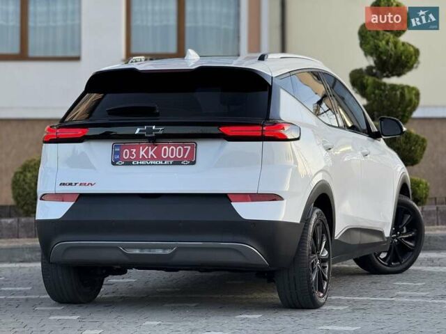 Белый Шевроле Bolt EUV, объемом двигателя 0 л и пробегом 16 тыс. км за 20550 $, фото 60 на Automoto.ua