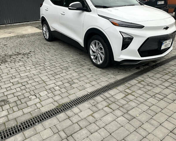 Белый Шевроле Bolt EUV, объемом двигателя 0 л и пробегом 121 тыс. км за 17300 $, фото 15 на Automoto.ua