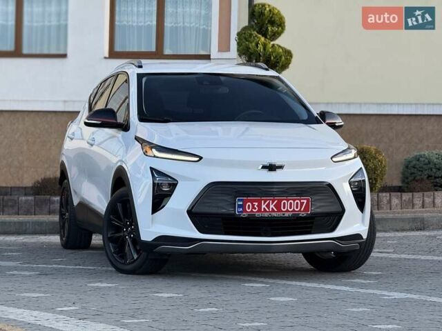 Белый Шевроле Bolt EUV, объемом двигателя 0 л и пробегом 16 тыс. км за 20550 $, фото 3 на Automoto.ua