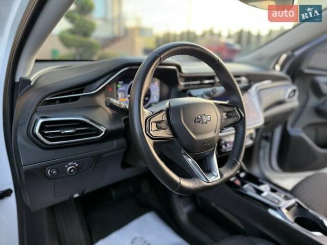 Белый Шевроле Bolt EUV, объемом двигателя 0 л и пробегом 16 тыс. км за 20550 $, фото 67 на Automoto.ua