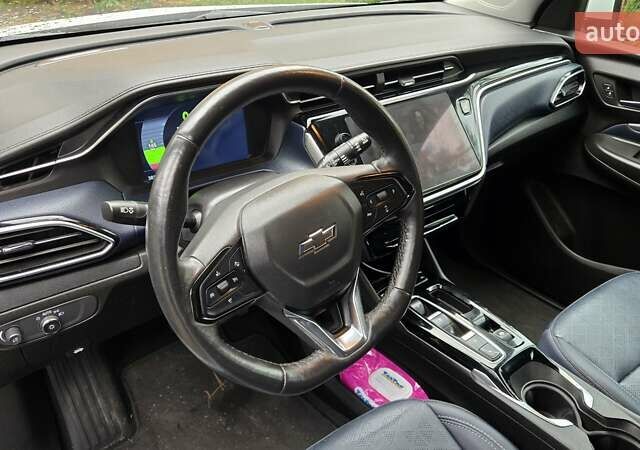 Білий Шевроле Bolt EUV, об'ємом двигуна 0 л та пробігом 39 тис. км за 21000 $, фото 5 на Automoto.ua