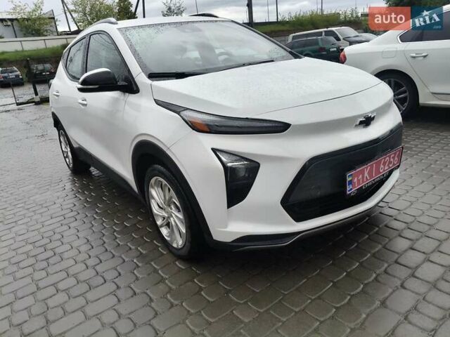Белый Шевроле Bolt EUV, объемом двигателя 0 л и пробегом 42 тыс. км за 18200 $, фото 4 на Automoto.ua