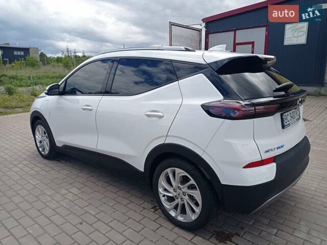 Белый Шевроле Bolt EUV, объемом двигателя 0 л и пробегом 63 тыс. км за 18100 $, фото 1 на Automoto.ua