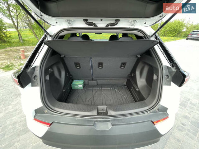 Белый Шевроле Bolt EUV, объемом двигателя 0 л и пробегом 46 тыс. км за 18299 $, фото 11 на Automoto.ua