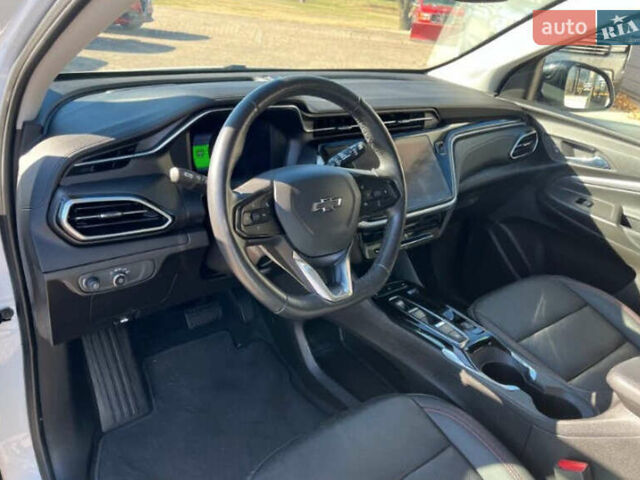 Белый Шевроле Bolt EUV, объемом двигателя 0 л и пробегом 25 тыс. км за 6000 $, фото 6 на Automoto.ua