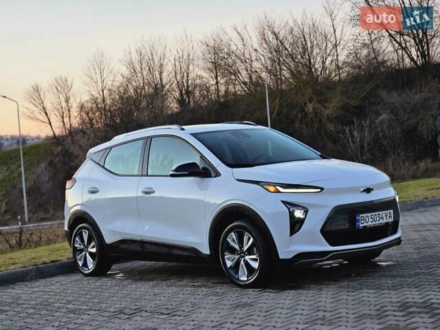 Белый Шевроле Bolt EUV, объемом двигателя 0 л и пробегом 11 тыс. км за 18999 $, фото 4 на Automoto.ua