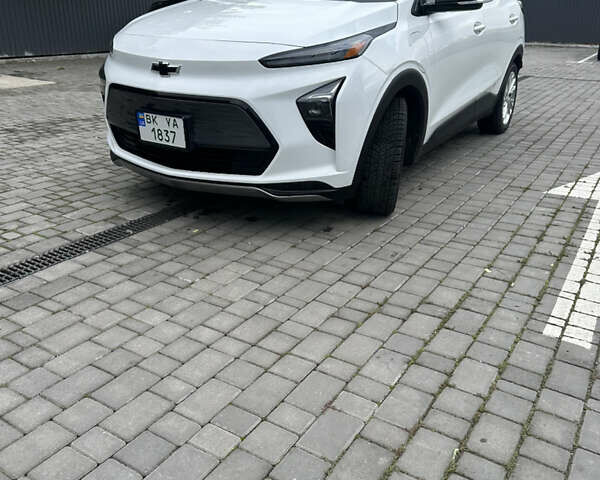 Белый Шевроле Bolt EUV, объемом двигателя 0 л и пробегом 121 тыс. км за 17300 $, фото 7 на Automoto.ua