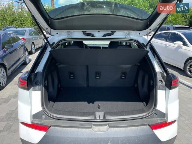 Белый Шевроле Bolt EUV, объемом двигателя 0 л и пробегом 1 тыс. км за 18500 $, фото 22 на Automoto.ua