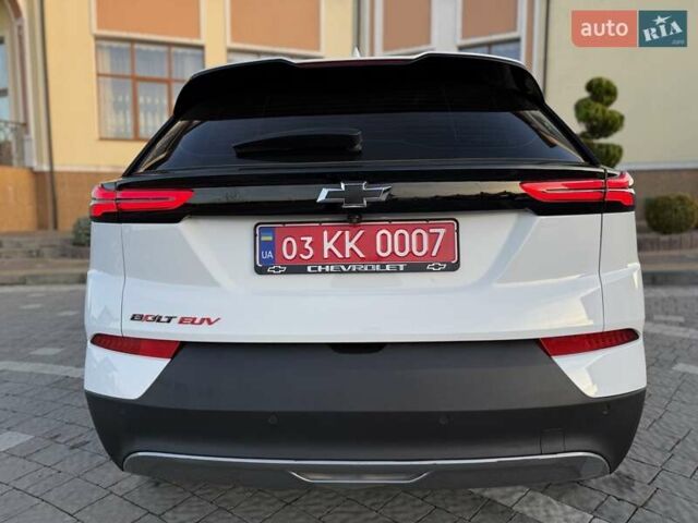 Белый Шевроле Bolt EUV, объемом двигателя 0 л и пробегом 16 тыс. км за 20550 $, фото 56 на Automoto.ua