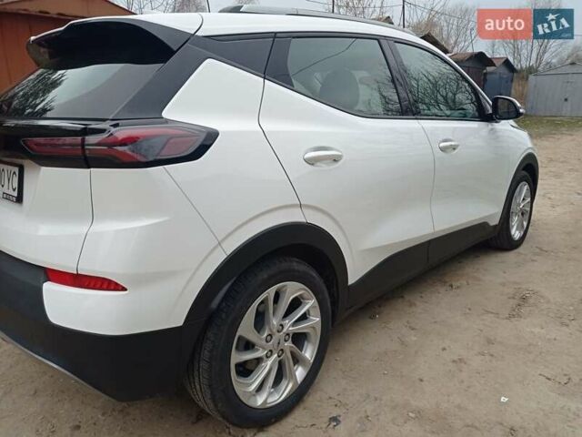 Белый Шевроле Bolt EUV, объемом двигателя 0 л и пробегом 53 тыс. км за 17950 $, фото 18 на Automoto.ua