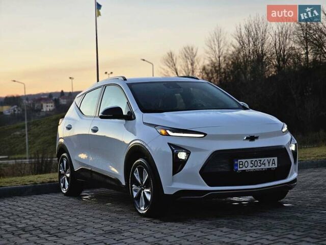 Белый Шевроле Bolt EUV, объемом двигателя 0 л и пробегом 11 тыс. км за 18999 $, фото 3 на Automoto.ua