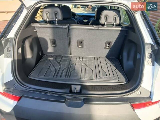 Белый Шевроле Bolt EUV, объемом двигателя 0 л и пробегом 25 тыс. км за 20500 $, фото 11 на Automoto.ua