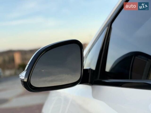 Белый Шевроле Bolt EUV, объемом двигателя 0 л и пробегом 16 тыс. км за 20550 $, фото 45 на Automoto.ua