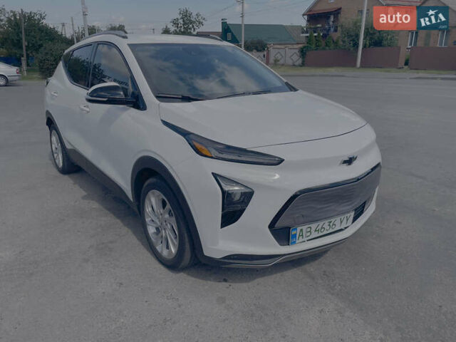 Белый Шевроле Bolt EUV, объемом двигателя 0 л и пробегом 60 тыс. км за 17000 $, фото 3 на Automoto.ua
