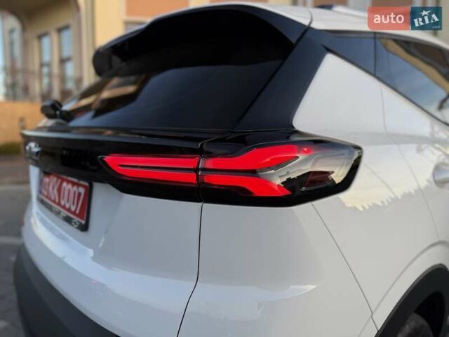 Белый Шевроле Bolt EUV, объемом двигателя 0 л и пробегом 16 тыс. км за 20550 $, фото 64 на Automoto.ua