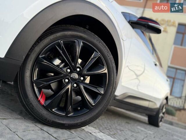 Белый Шевроле Bolt EUV, объемом двигателя 0 л и пробегом 16 тыс. км за 20550 $, фото 37 на Automoto.ua