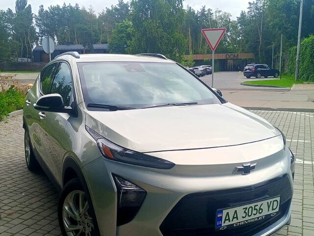 Серый Шевроле Bolt EUV, объемом двигателя 0 л и пробегом 105 тыс. км за 18600 $, фото 3 на Automoto.ua