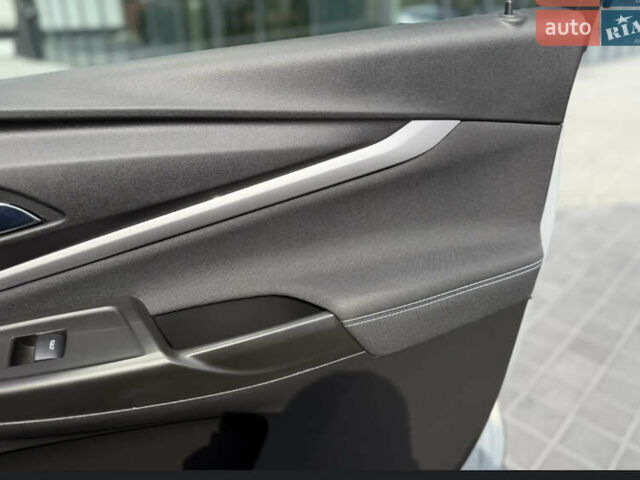 Серый Шевроле Bolt EUV, объемом двигателя 0 л и пробегом 102 тыс. км за 18200 $, фото 40 на Automoto.ua