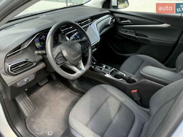 Серый Шевроле Bolt EUV, объемом двигателя 0 л и пробегом 102 тыс. км за 18200 $, фото 25 на Automoto.ua