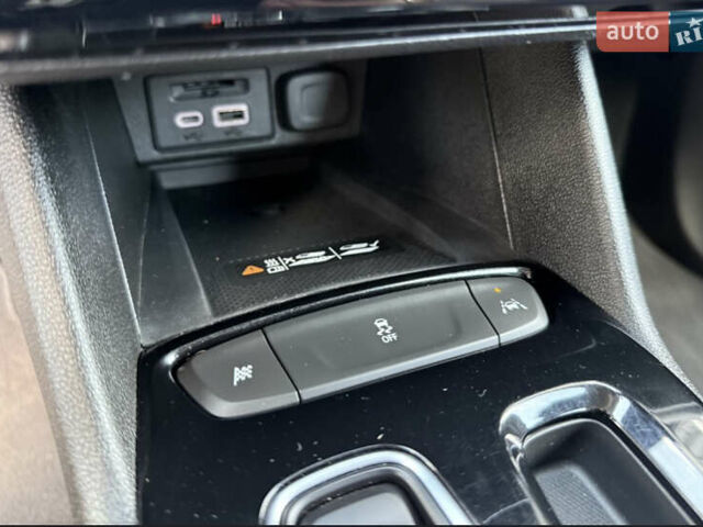 Серый Шевроле Bolt EUV, объемом двигателя 0 л и пробегом 102 тыс. км за 18200 $, фото 32 на Automoto.ua