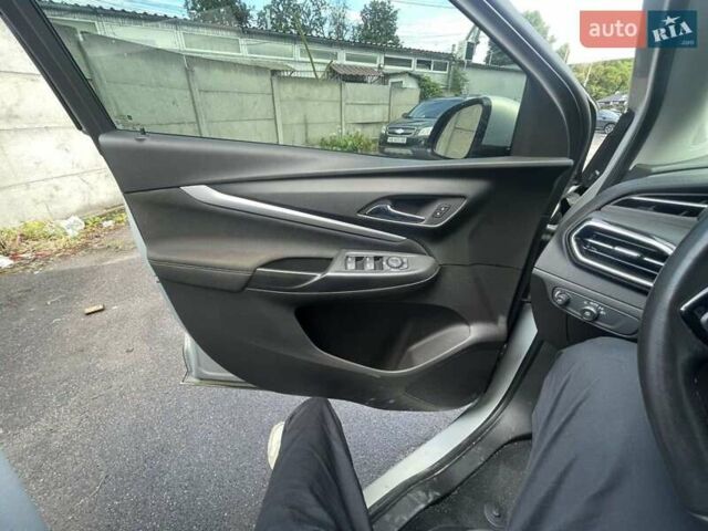 Серый Шевроле Bolt EUV, объемом двигателя 0 л и пробегом 77 тыс. км за 15700 $, фото 7 на Automoto.ua