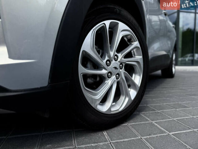 Серый Шевроле Bolt EUV, объемом двигателя 0 л и пробегом 102 тыс. км за 18200 $, фото 16 на Automoto.ua