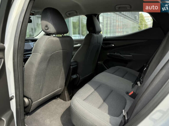 Серый Шевроле Bolt EUV, объемом двигателя 0 л и пробегом 102 тыс. км за 18200 $, фото 37 на Automoto.ua